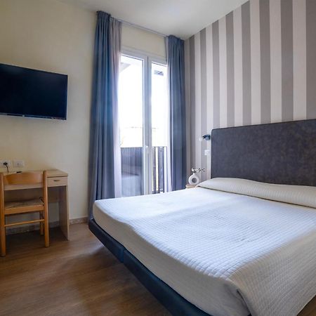 My Place Hotel Ріміні Екстер'єр фото