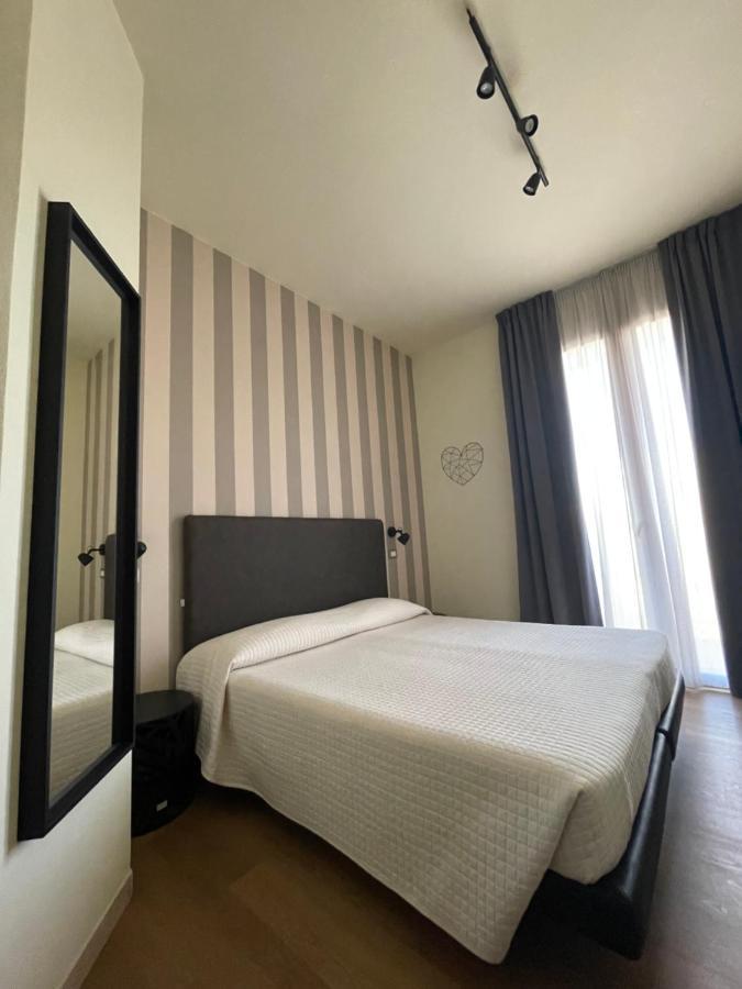 My Place Hotel Ріміні Екстер'єр фото